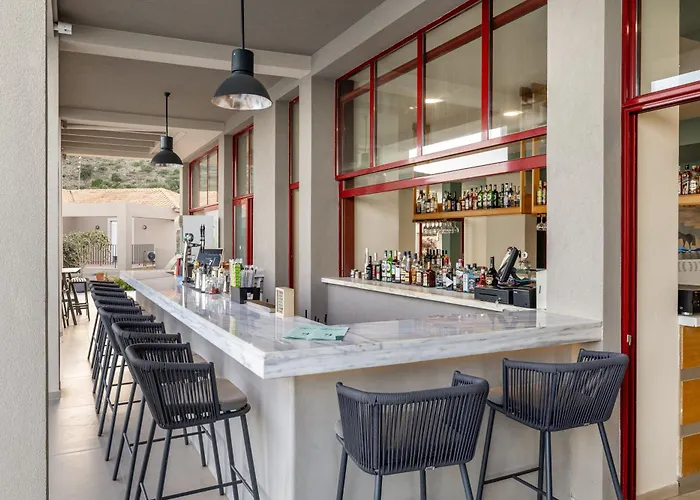 Ξενοδοχείο με διαμερίσματα Asteris